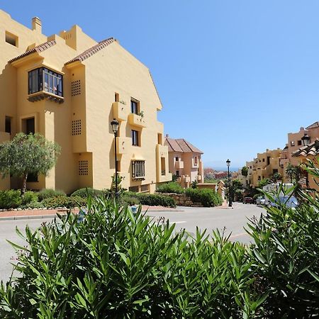 Duquesa Village Apartment - 2 Bed/2 Bath Apartment With Panoramic Sea Views มานิลบา ภายนอก รูปภาพ