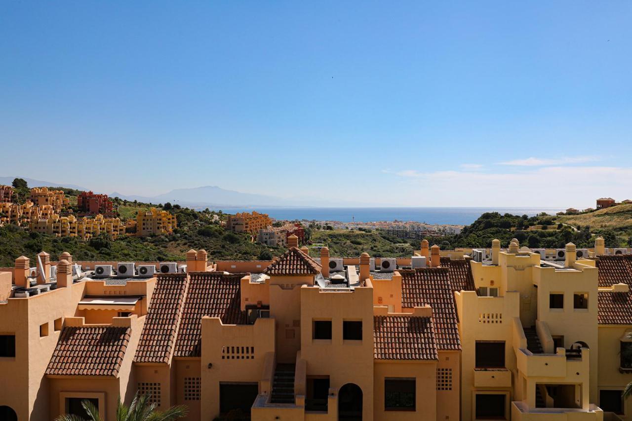 Duquesa Village Apartment - 2 Bed/2 Bath Apartment With Panoramic Sea Views มานิลบา ภายนอก รูปภาพ