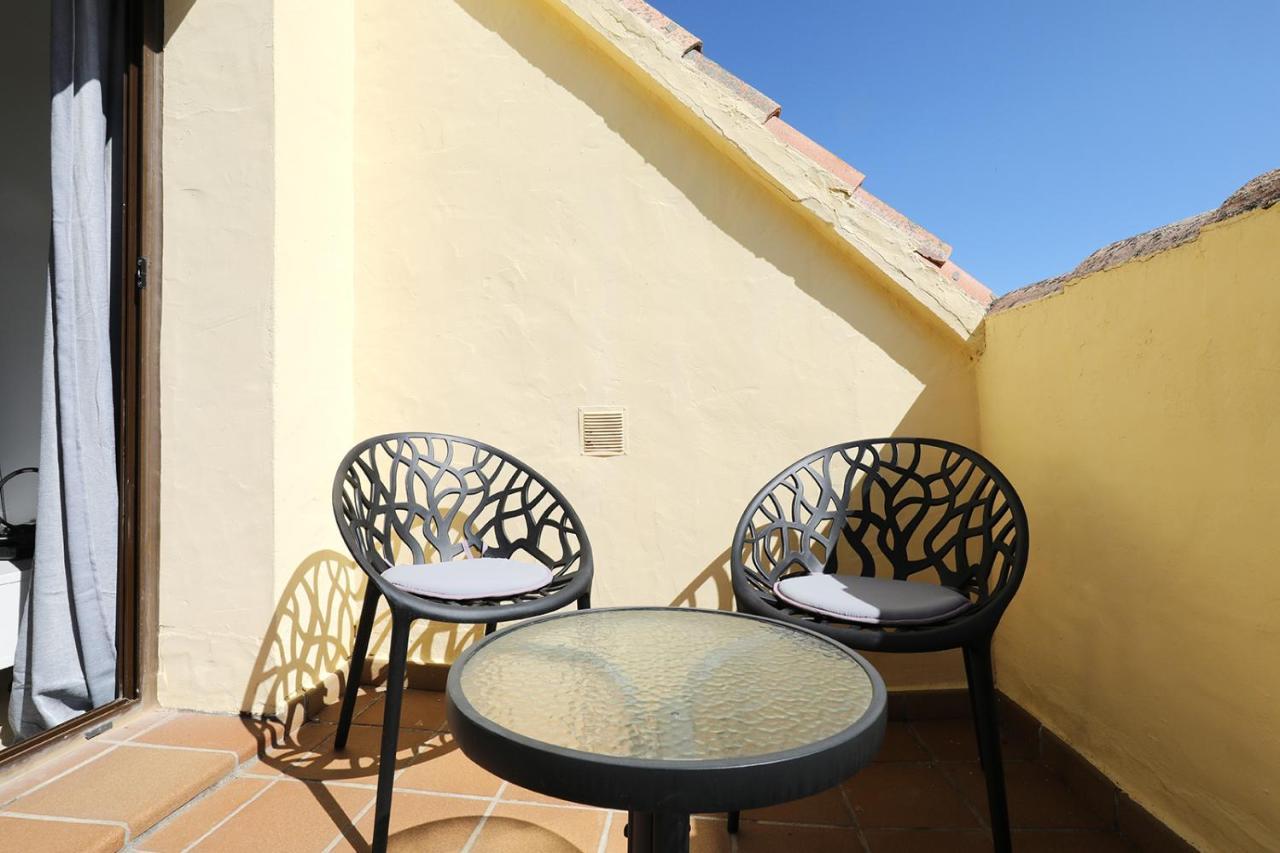 Duquesa Village Apartment - 2 Bed/2 Bath Apartment With Panoramic Sea Views มานิลบา ภายนอก รูปภาพ