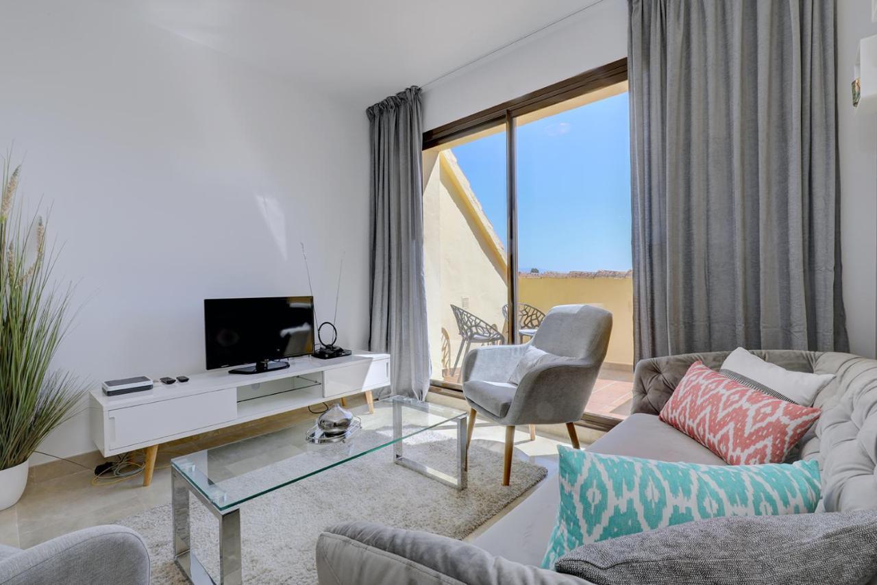 Duquesa Village Apartment - 2 Bed/2 Bath Apartment With Panoramic Sea Views มานิลบา ภายนอก รูปภาพ